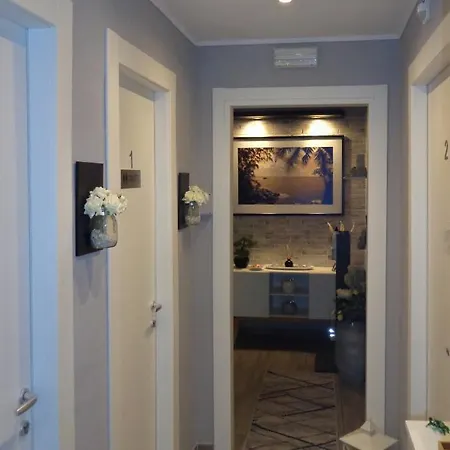 Chloe's 3* Κάλιαρι