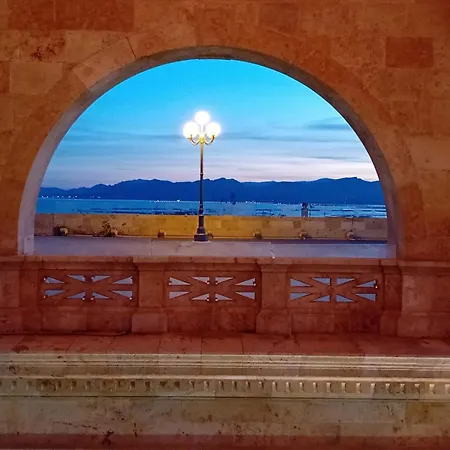 Πανσιόν Chloe's 3*