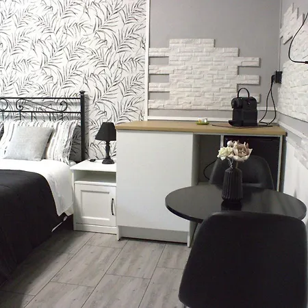 Πανσιόν Chloe's 3*