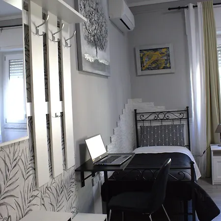 게스트하우스 Chloe's 칼리아리